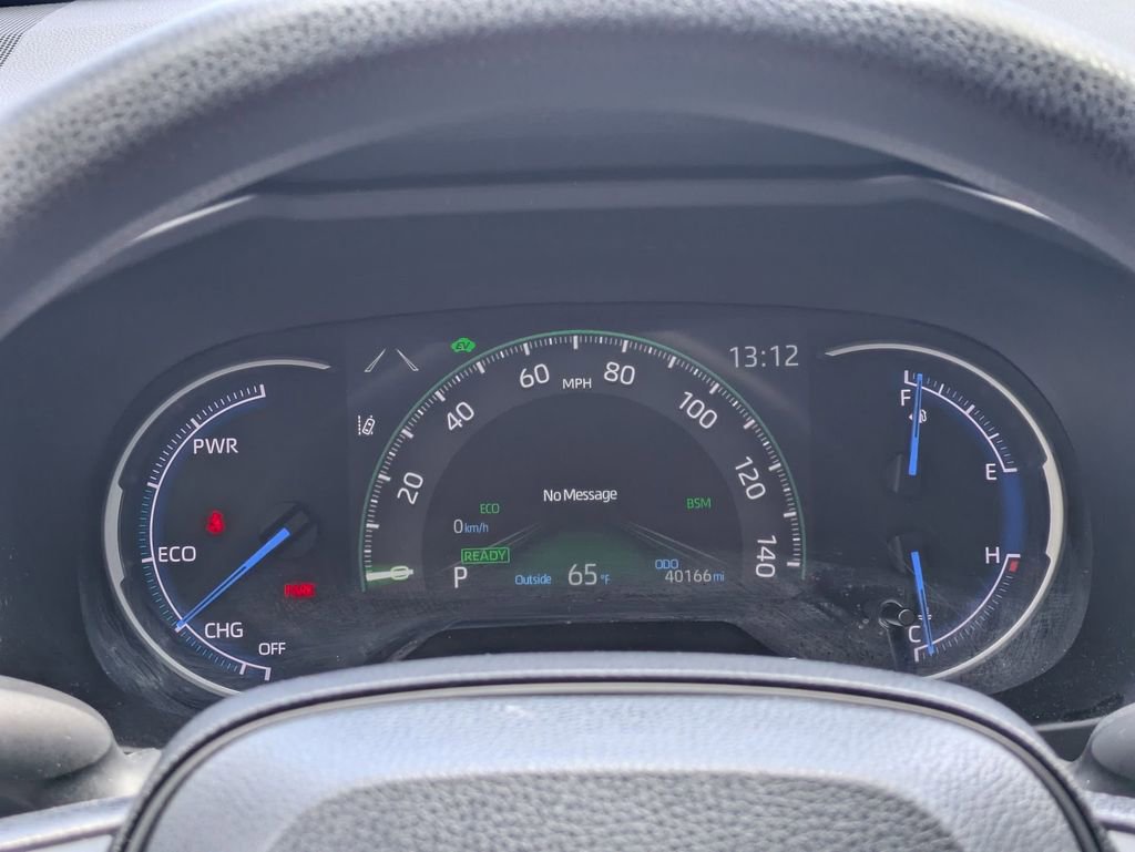 Used 2025 Toyota RAV4 XLE image 16