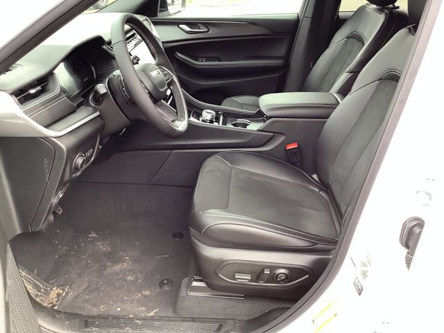 New 2025 Jeep Grand Cherokee 4WD image 6