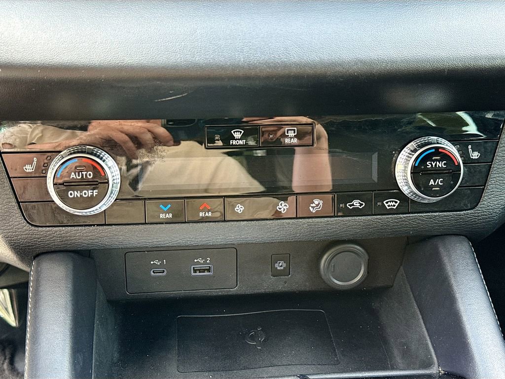 Used 2023 Mitsubishi Outlander SEL Black Edition image 11