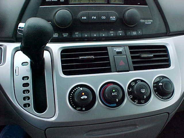 Used 2010 Honda Odyssey LX image 25