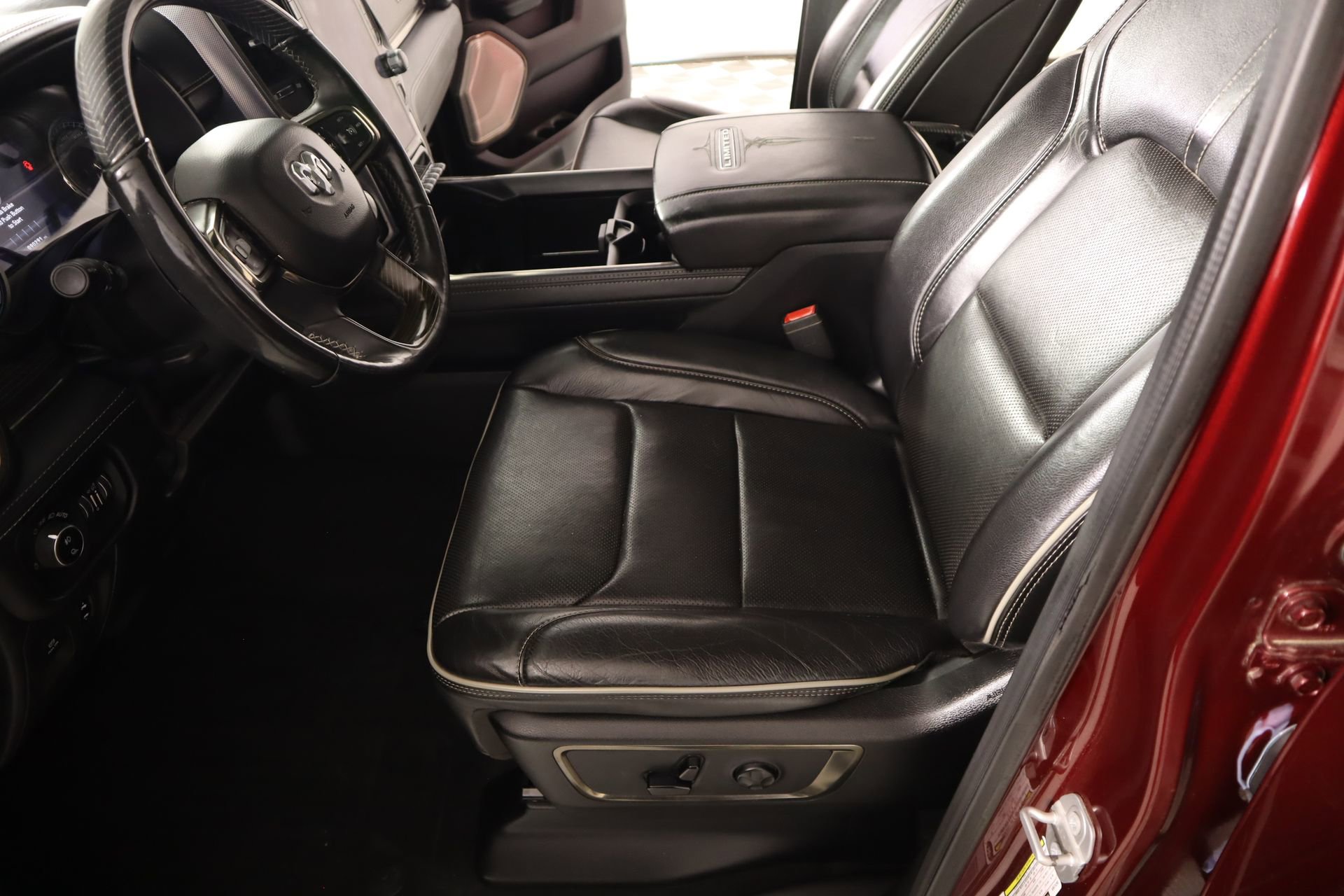 Used 2019 RAM 1500 Limited image 12