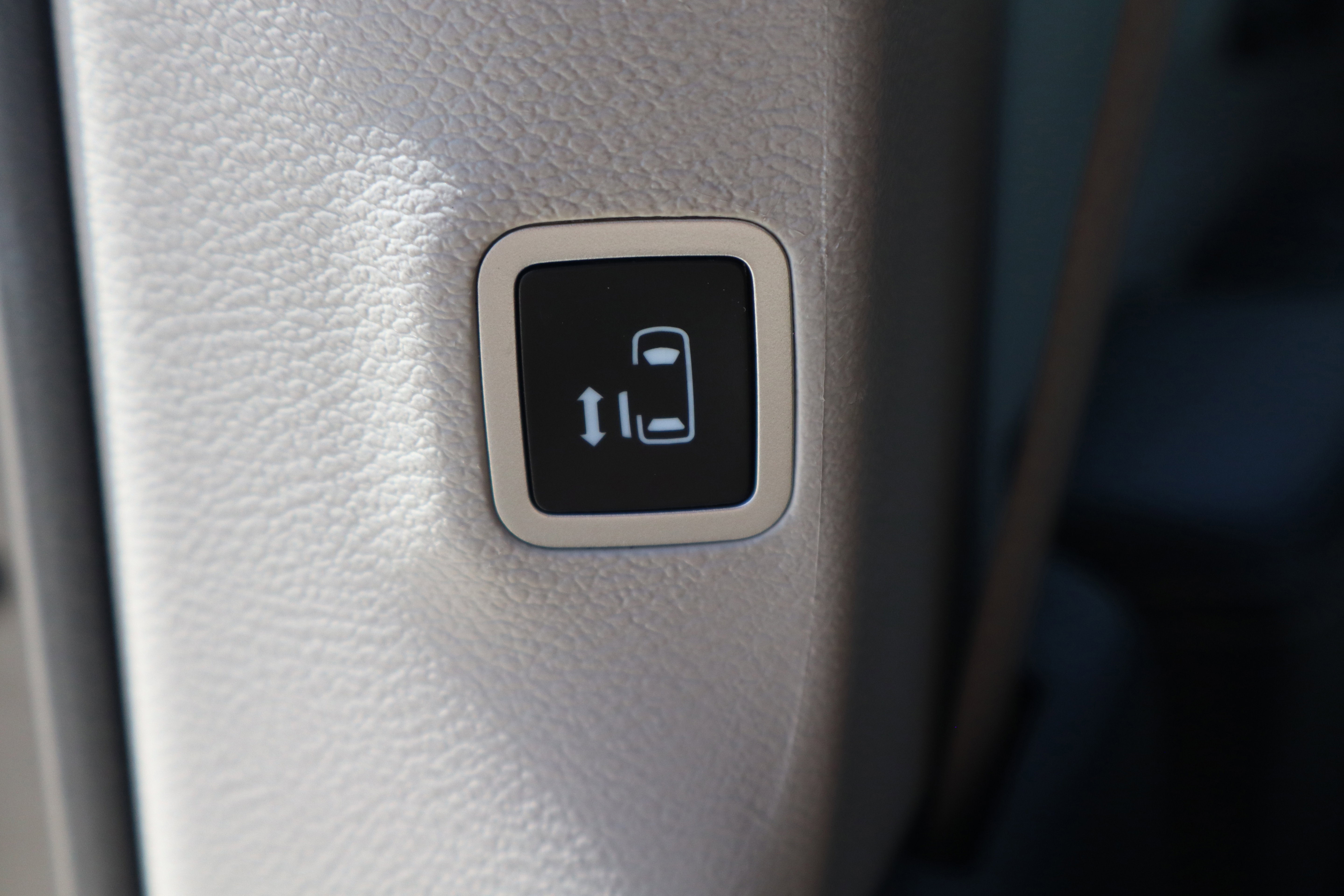 Used 2023 Chrysler Pacifica Touring-L FWD image 29