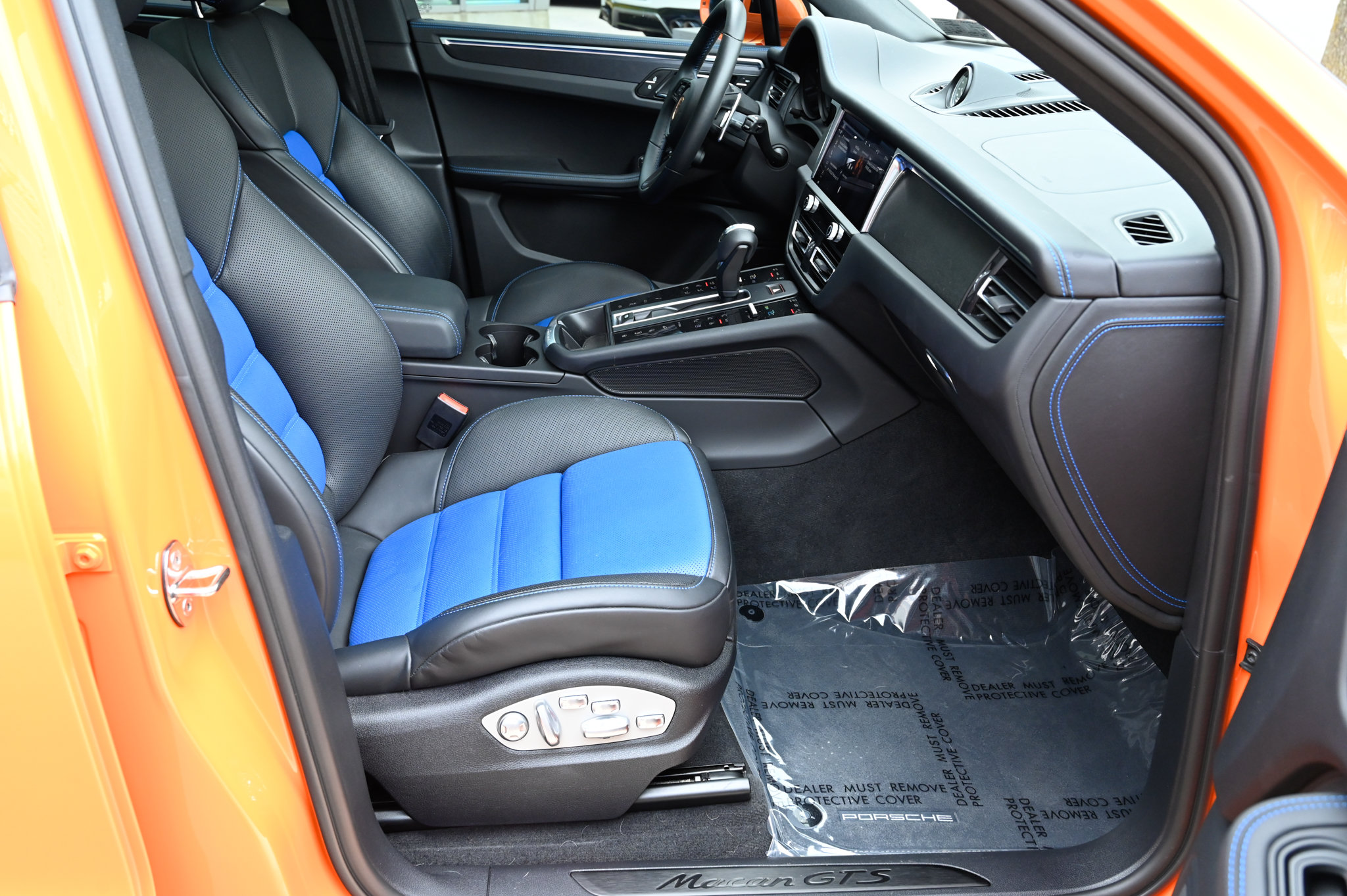 Used 2023 Porsche Macan GTS AWD/4WD image 53