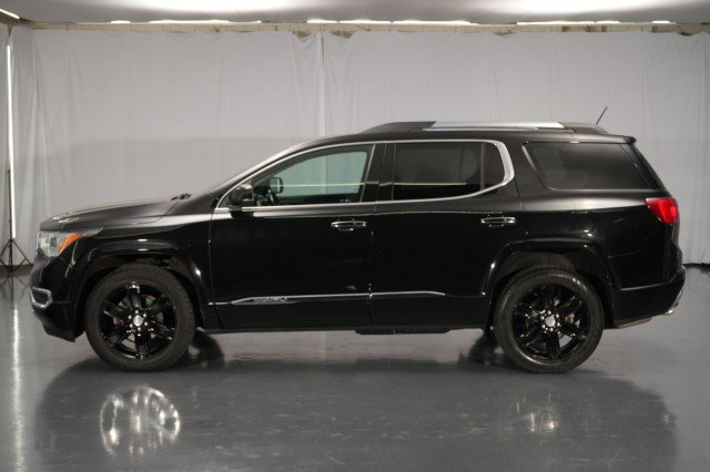 Used 2019 GMC Acadia Denali image 2