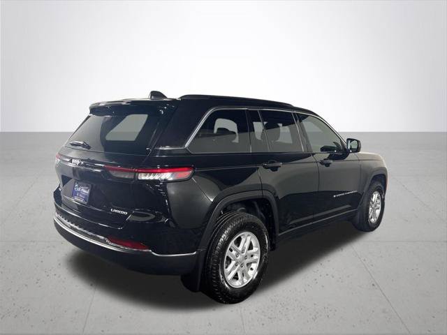 Certified 2025 Jeep Grand Cherokee Laredo w/ MOPAR Finishing Package AWD/4WD image 7