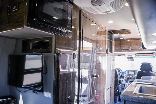 Used 2017 Mercedes-Benz Sprinter 3500 image 35