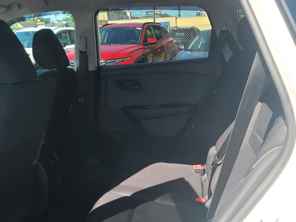 Used 2023 Nissan Rogue S AWD/4WD image 16