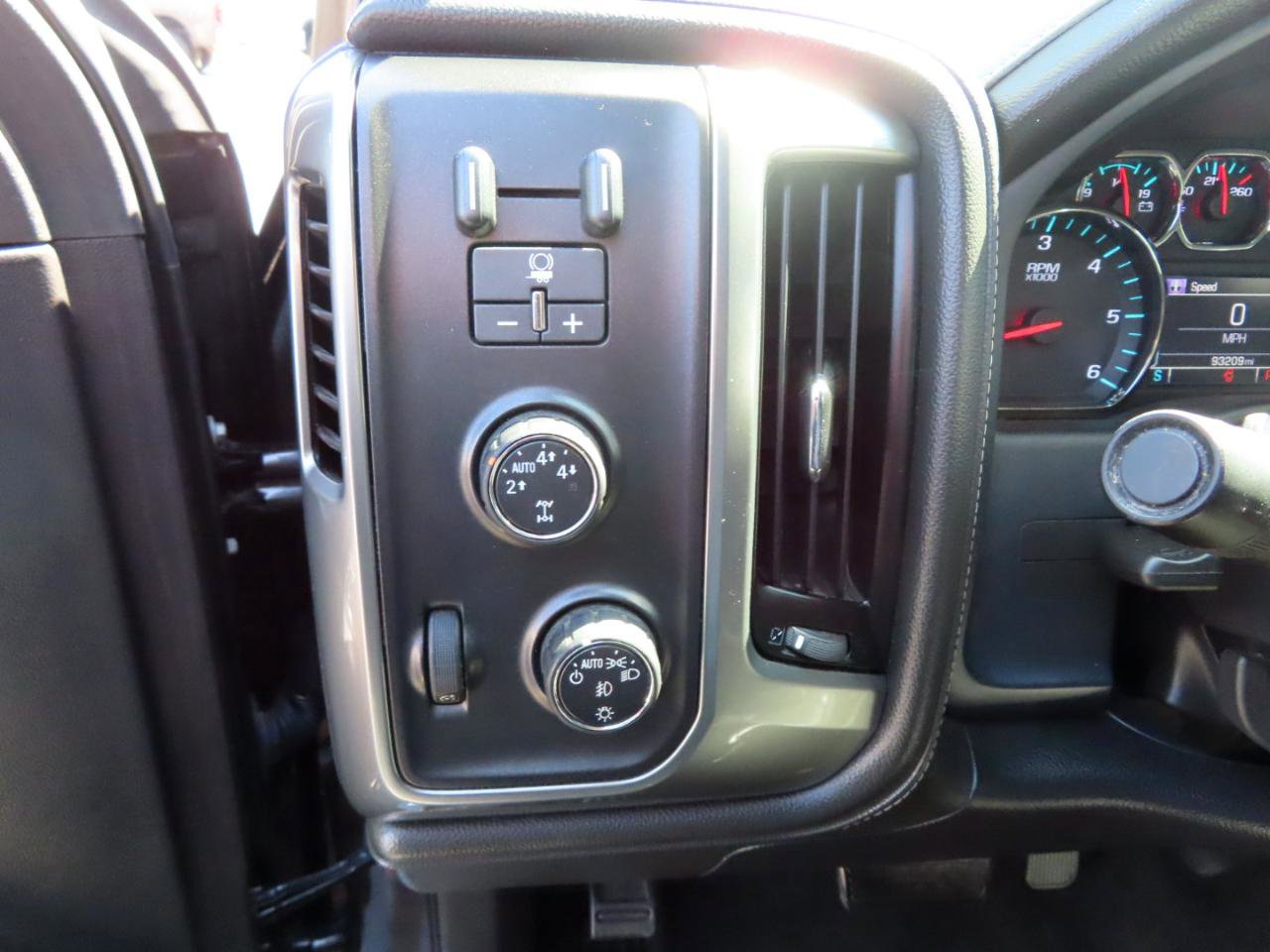 Used 2016 Chevrolet Silverado 1500 LTZ w/ Sport Package AWD/4WD image 34