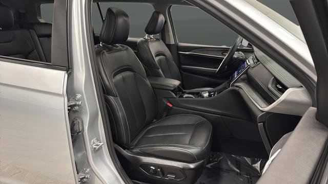 Used 2022 Jeep Grand Cherokee L Limited image 12