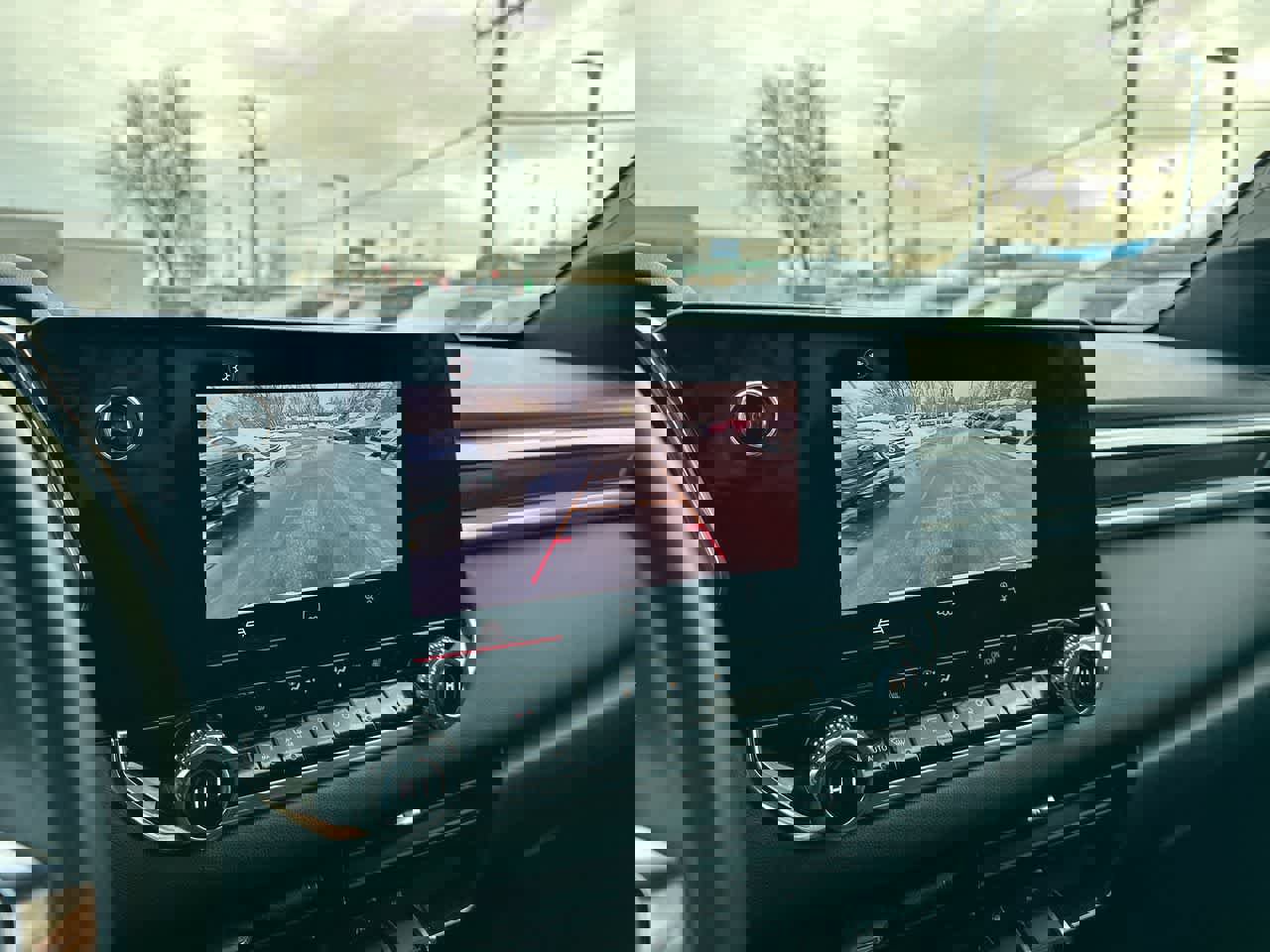 Used 2024 GMC Canyon Elevation w/ Convenience Package image 32