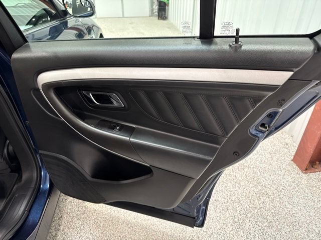Used 2016 Ford Taurus SEL FWD image 17
