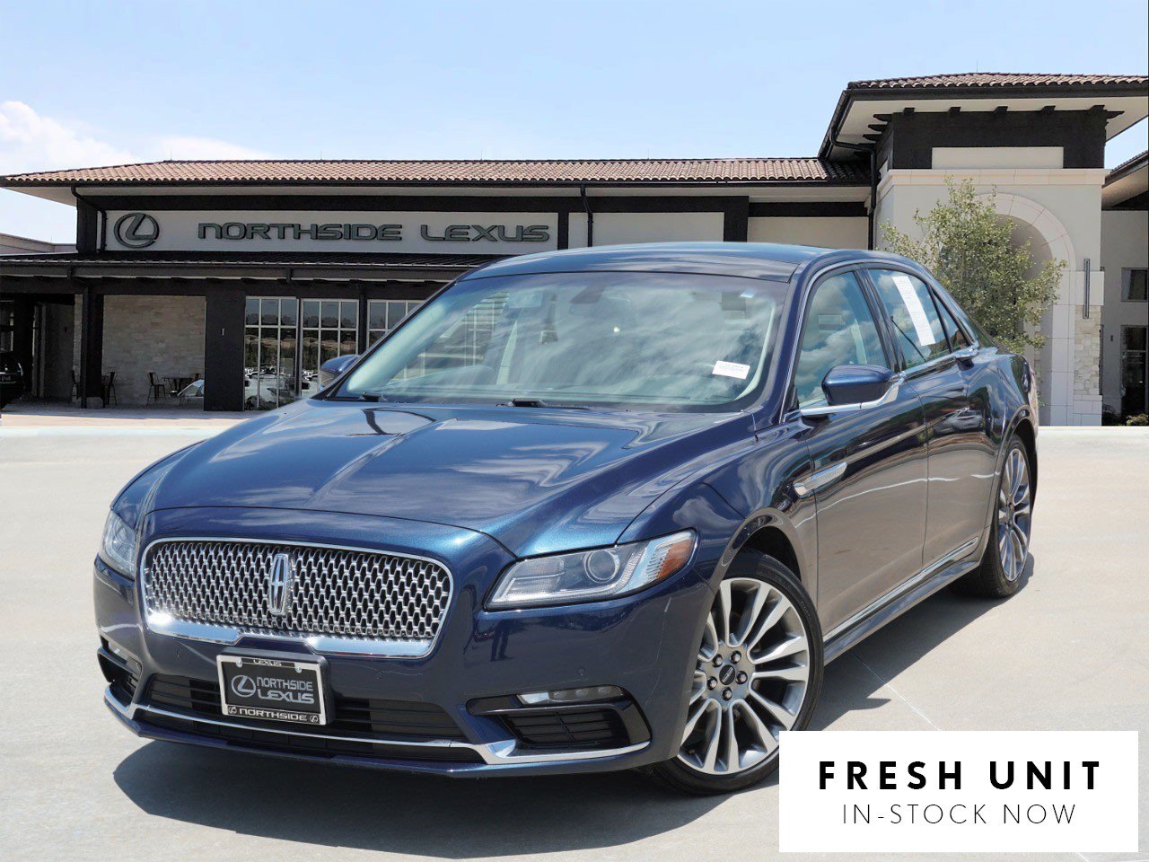 Used 2017 Lincoln Continental Select FWD image 1