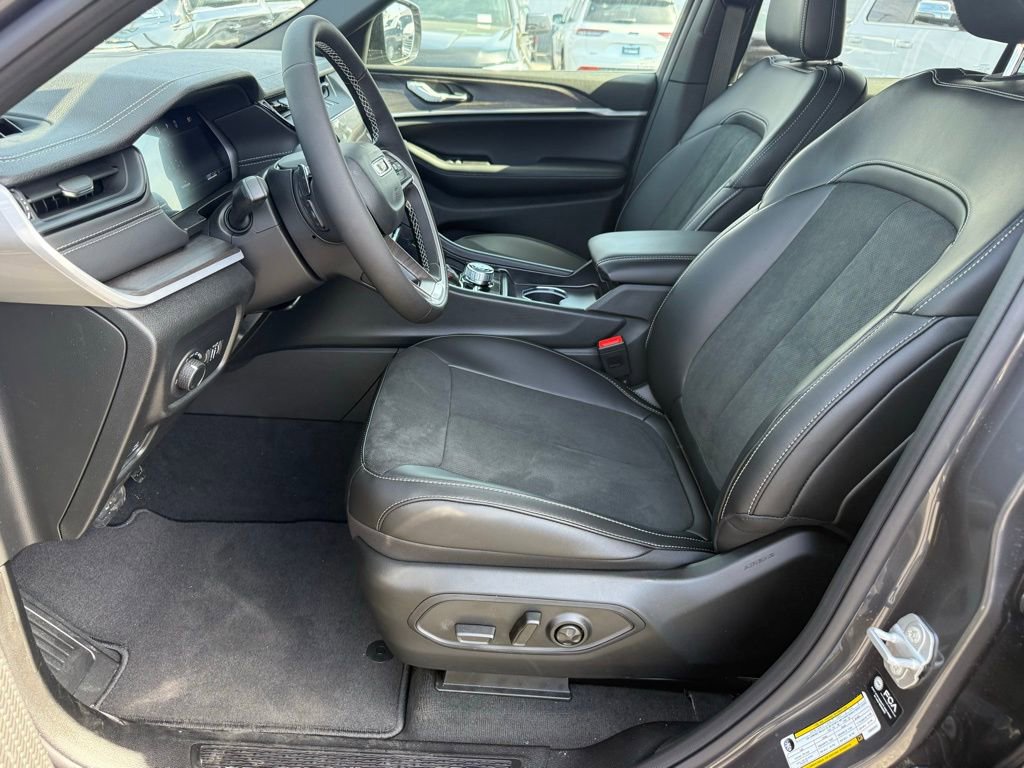 New 2026 Jeep Grand Cherokee L 4WD image 19