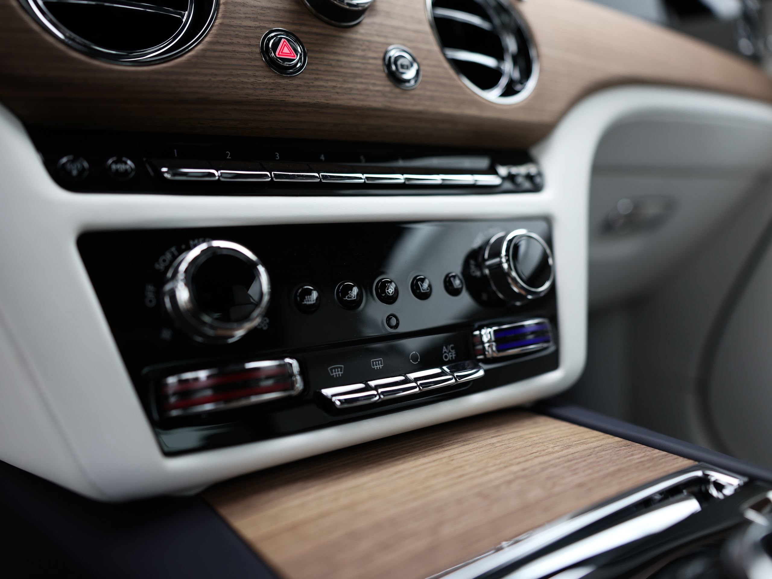 New 2026 Rolls-Royce Spectre Base image 20