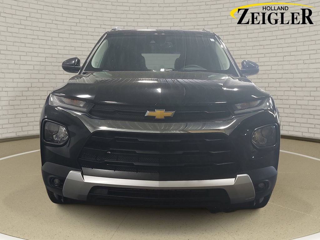 Used 2023 Chevrolet TrailBlazer LT w/ Convenience Package AWD/4WD image 2