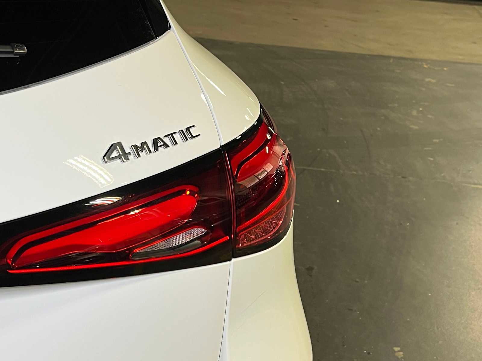 Used 2025 Mercedes-Benz GLC 300 4MATIC image 16