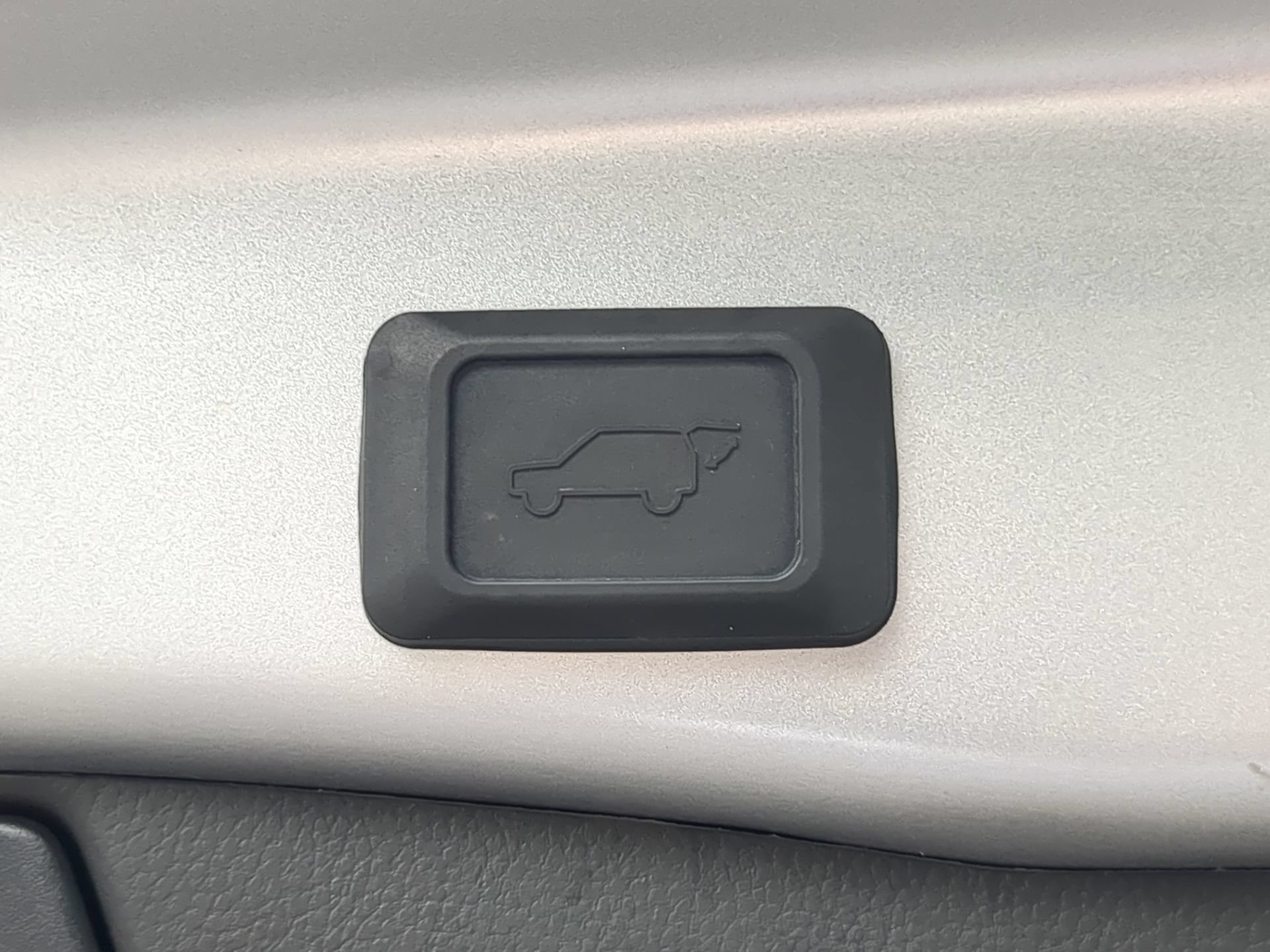Used 2025 Toyota RAV4 XLE Premium w/ Weather Package FWD image 47