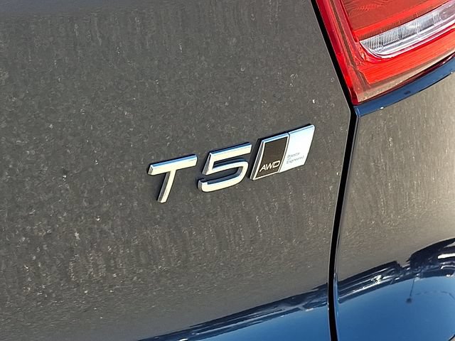 Used 2022 Volvo XC40 T5 R-Design AWD/4WD image 29