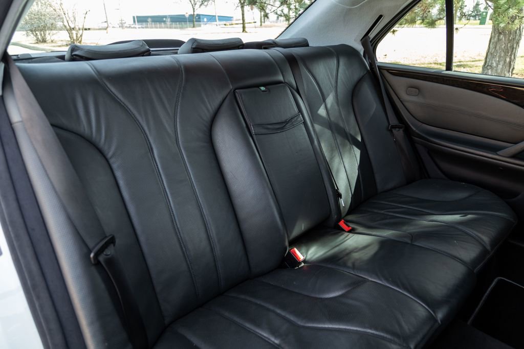 Used 2000 Mercedes-Benz E 55 AMG Sedan image 17