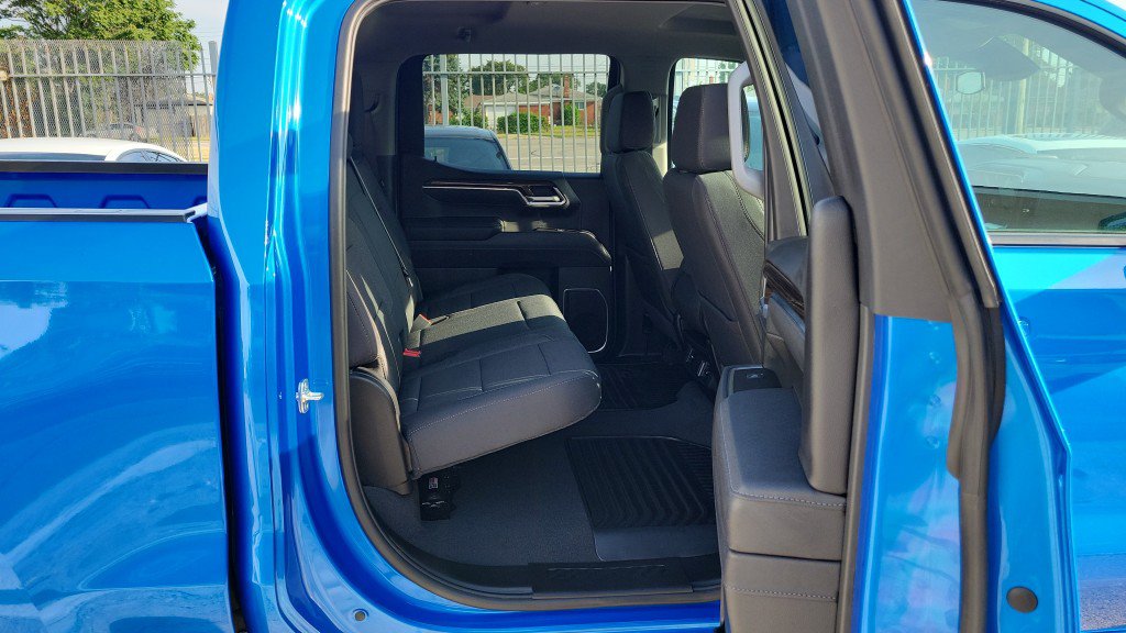 Used 2025 Chevrolet Silverado 1500 LT AWD/4WD image 21