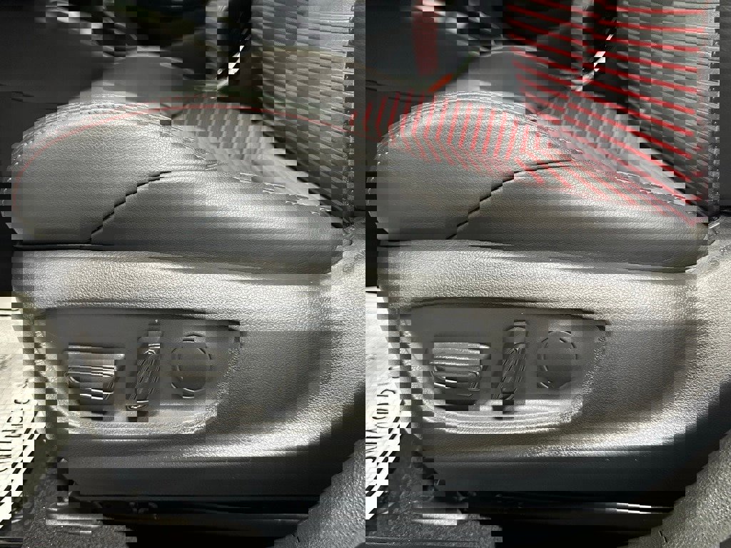 Used 2025 Toyota Corolla XSE image 12