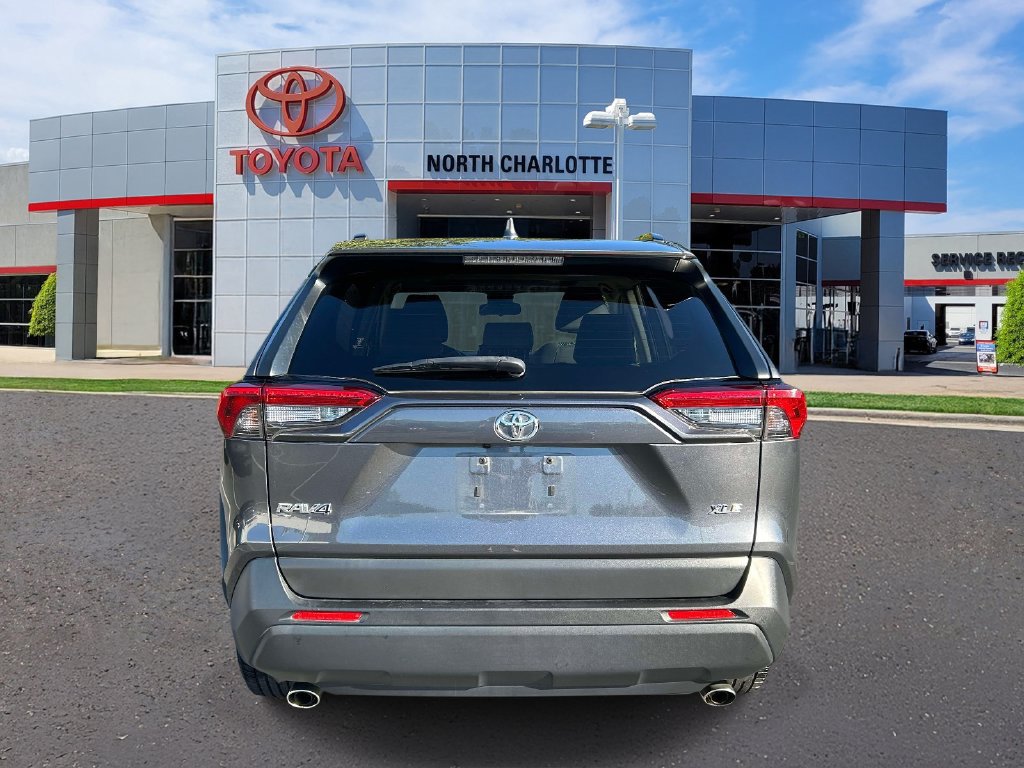 Used 2019 Toyota RAV4 XLE Premium FWD image 6