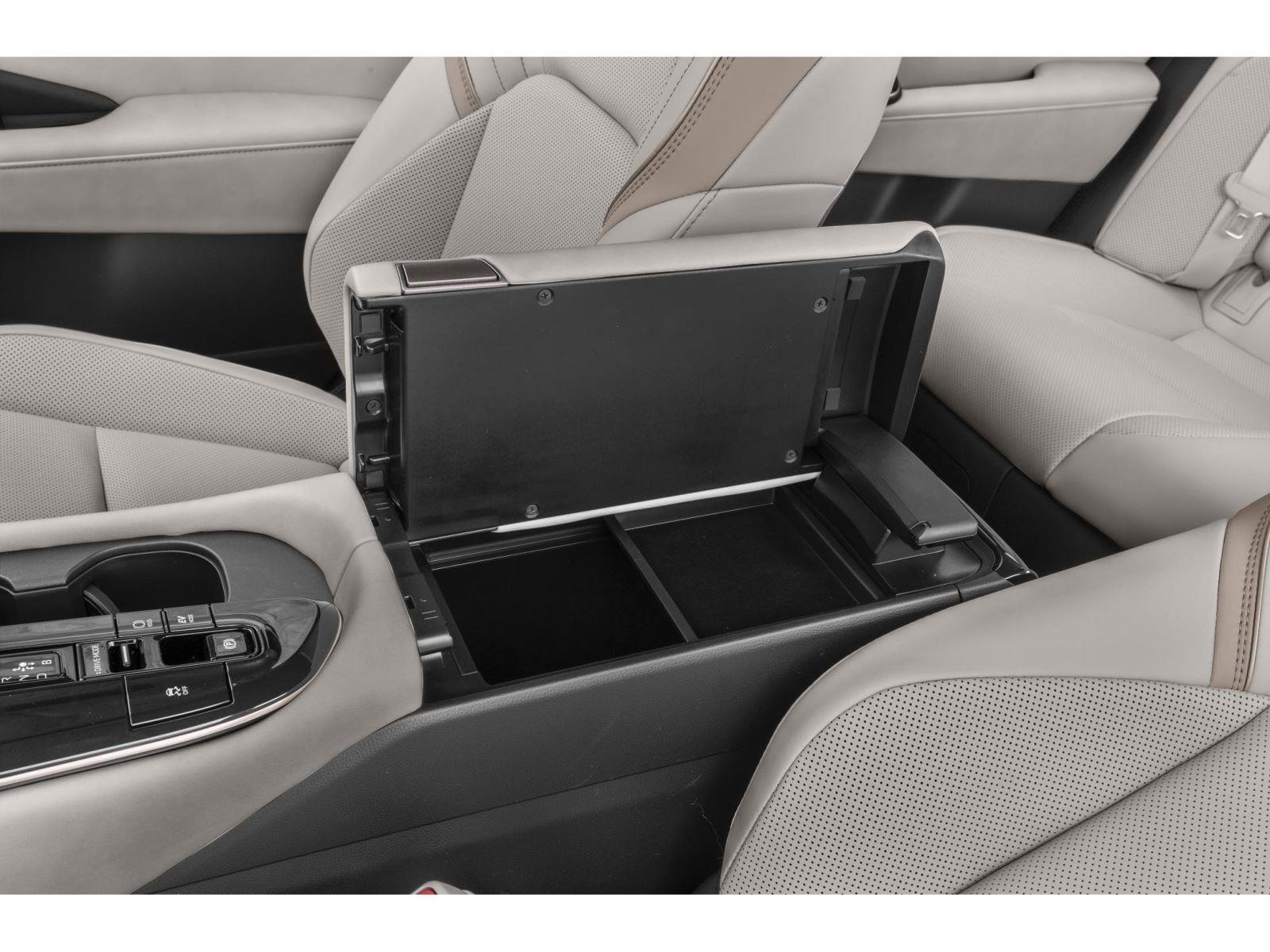 Used 2024 Toyota Crown Limited w/ Advanced Technology Package image 9