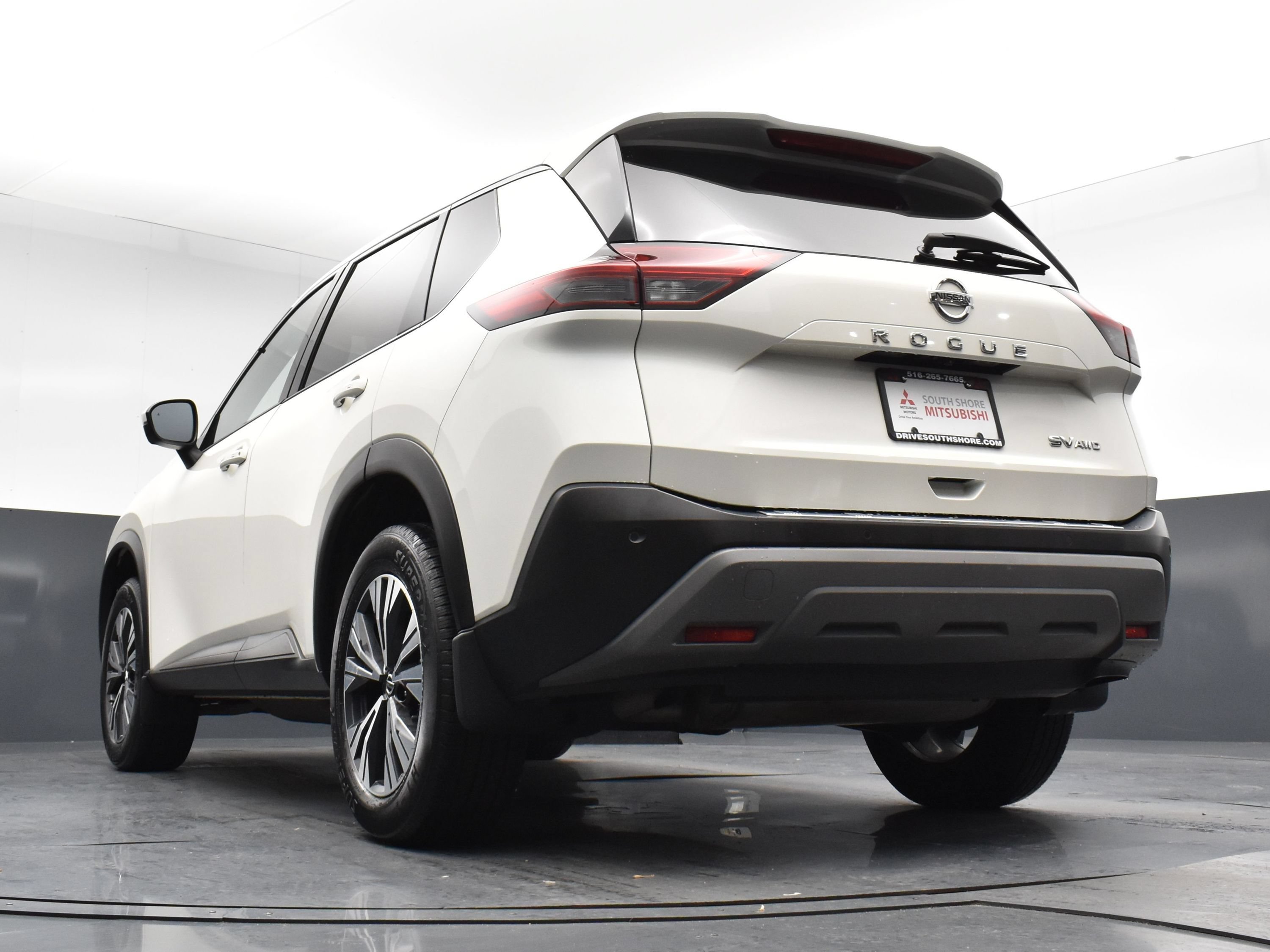 Used 2021 Nissan Rogue SV AWD/4WD image 19