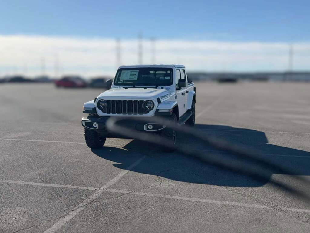 New 2026 Jeep Gladiator Sport image 3