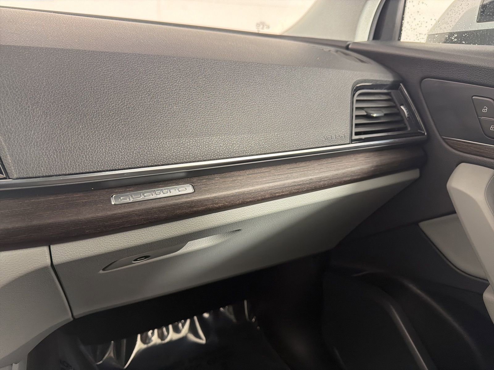 Used 2023 Audi Q5 2.0T Premium w/ Convenience Package image 18