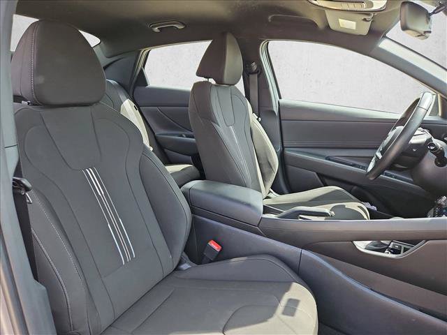 Used 2025 Hyundai Elantra Sport FWD image 19