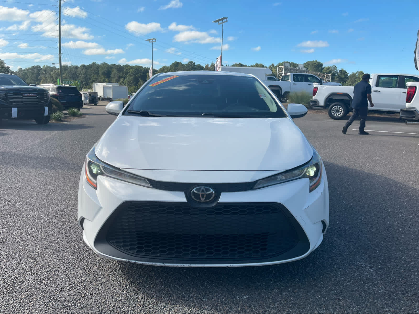 Used 2021 Toyota Corolla LE FWD image 2