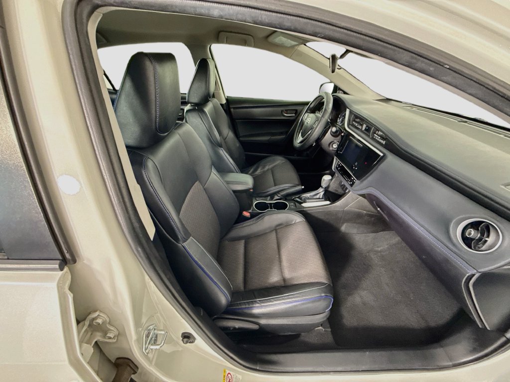 Used 2018 Toyota Corolla SE w/ Carpet Mat Package (TMS) FWD image 20