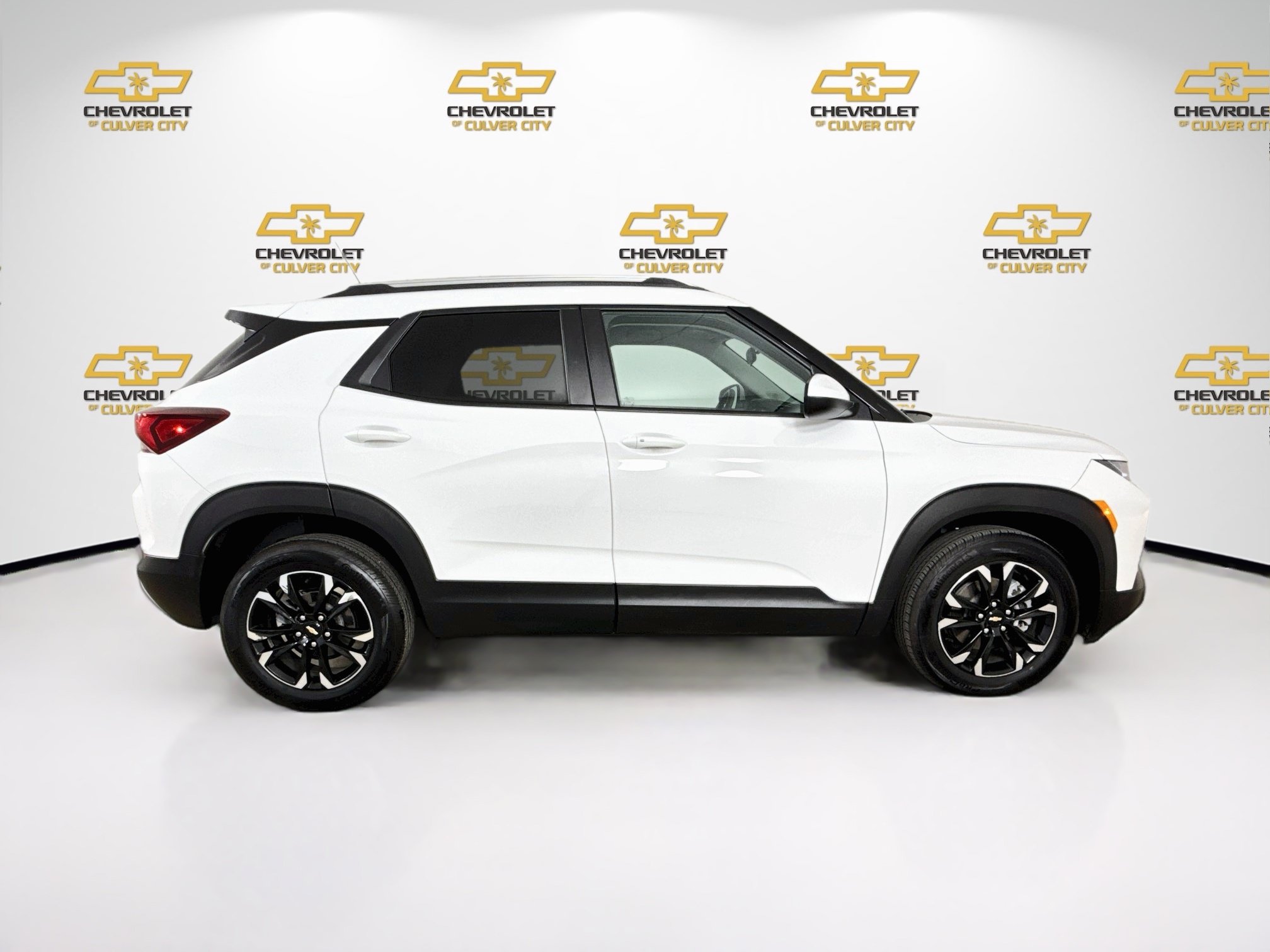 Used 2023 Chevrolet TrailBlazer LT FWD image 9