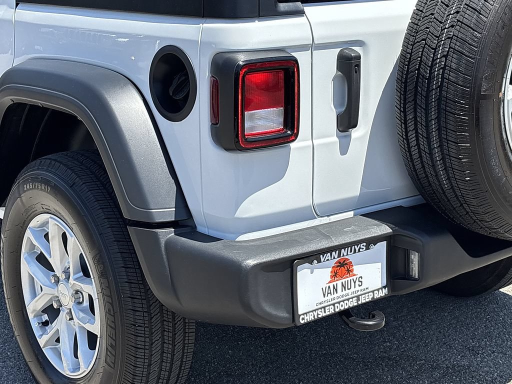 Used 2023 Jeep Wrangler Unlimited Sport AWD/4WD image 5