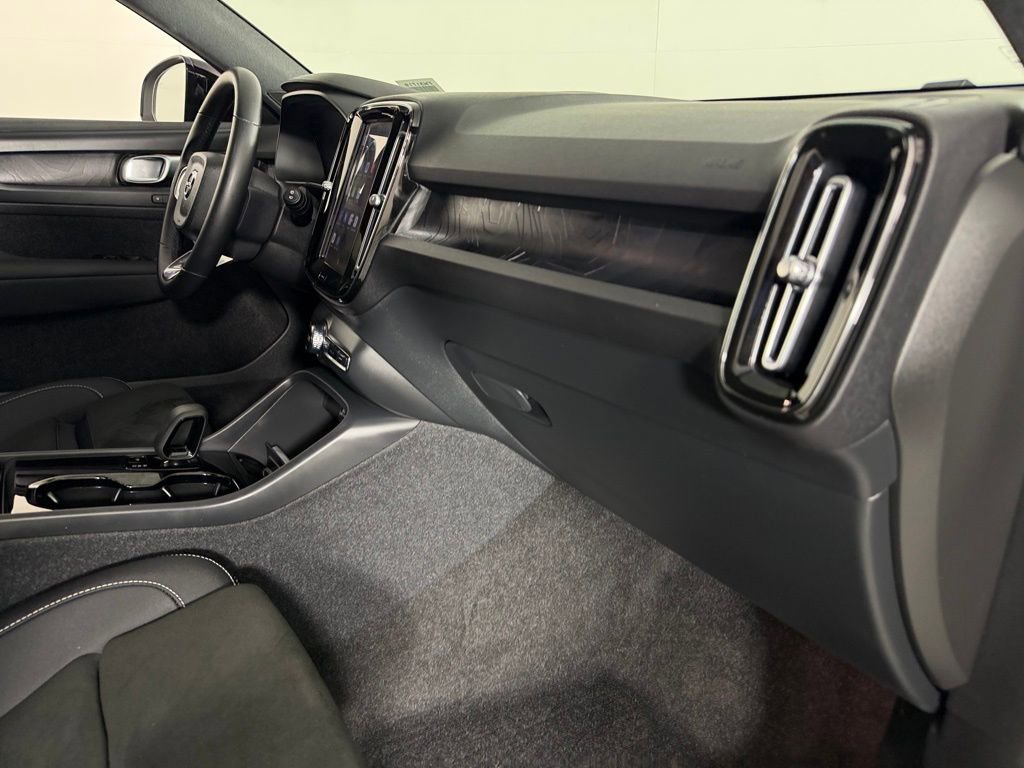 Used 2023 Volvo XC40 Recharge Ultimate w/ Protection Package Premier image 33