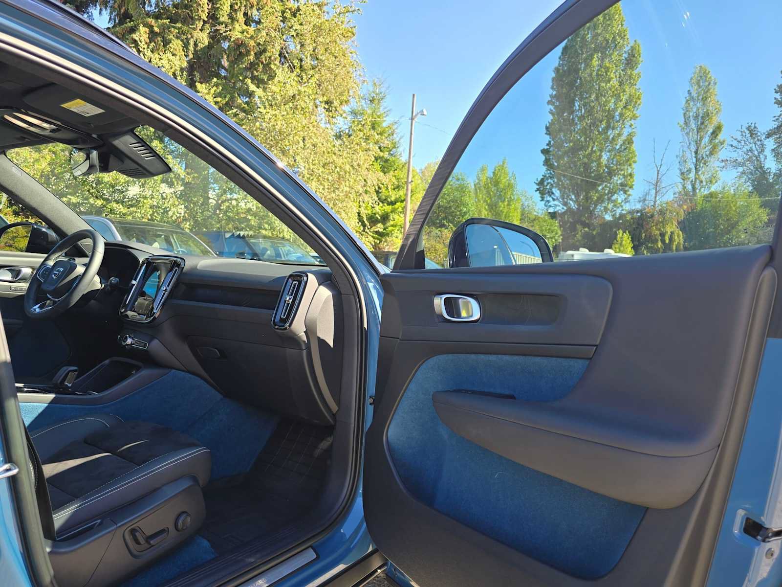 Certified 2023 Volvo XC40 Recharge Plus w/ Protection Package Premier AWD/4WD image 12