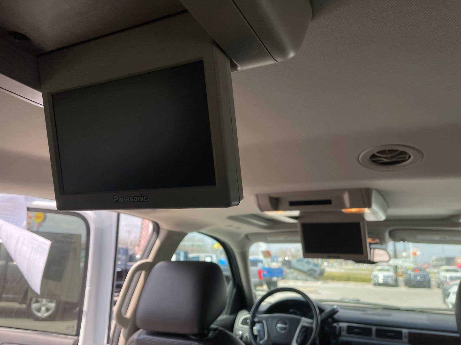 Used 2013 GMC Yukon XL Denali image 17