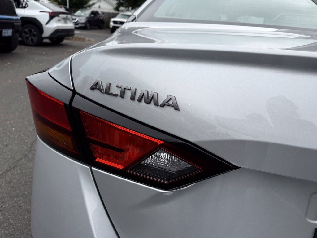 Used 2023 Nissan Altima 2.5 SR FWD image 8
