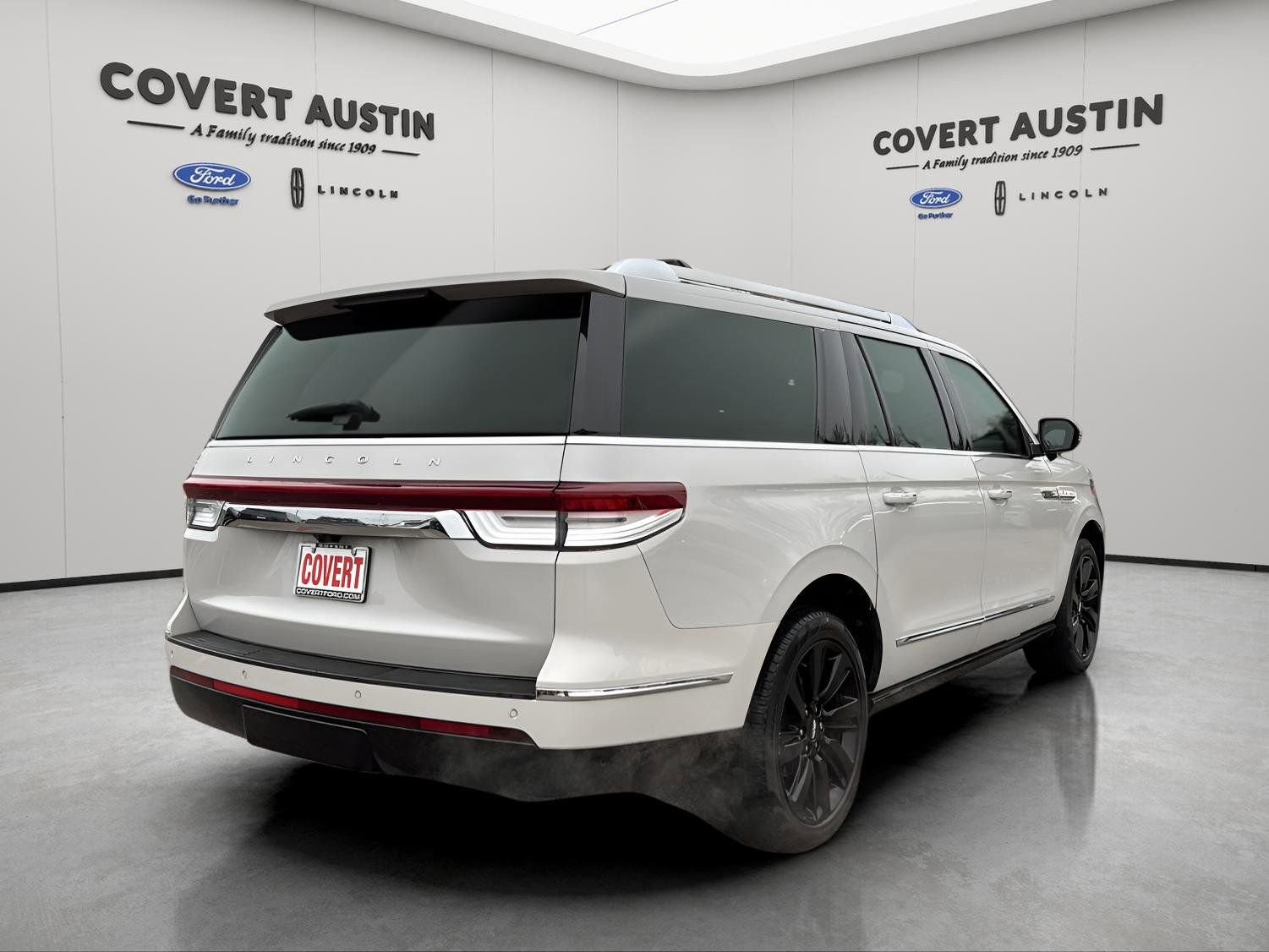 Certified 2024 Lincoln Navigator L Reserve image 5