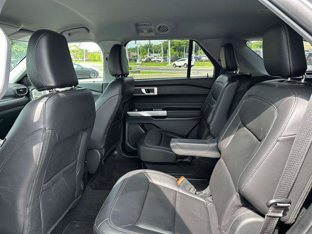 Used 2023 Ford Explorer XLT w/ Equipment Group 202A AWD/4WD image 31