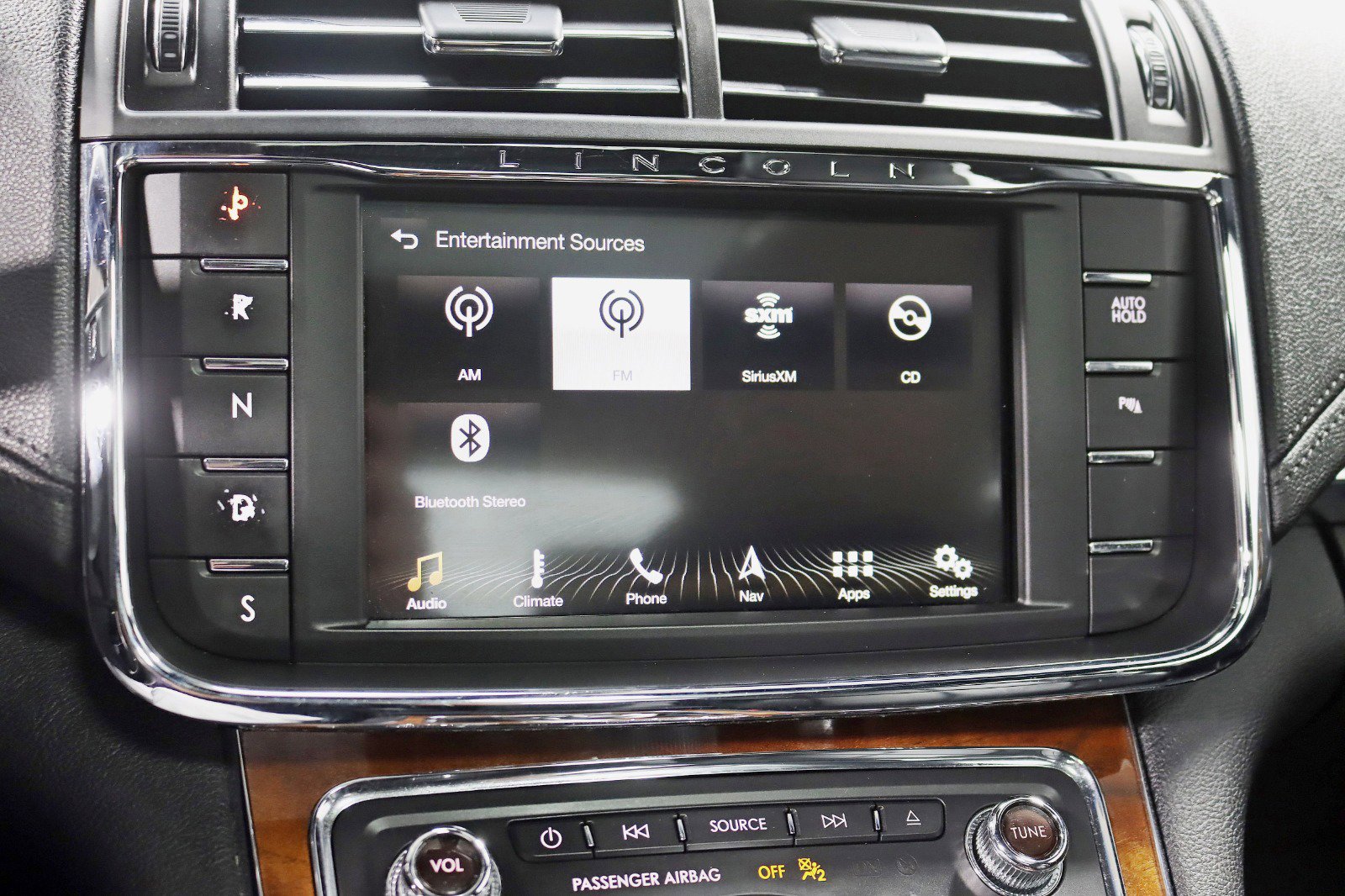 Used 2017 Lincoln Continental Select w/ Climate Package AWD/4WD image 20