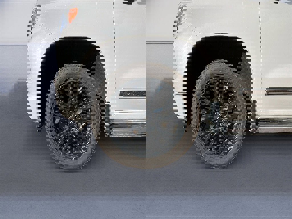 Used 2022 Chevrolet Silverado 1500 High Country w/ High Country Premium Package image 14