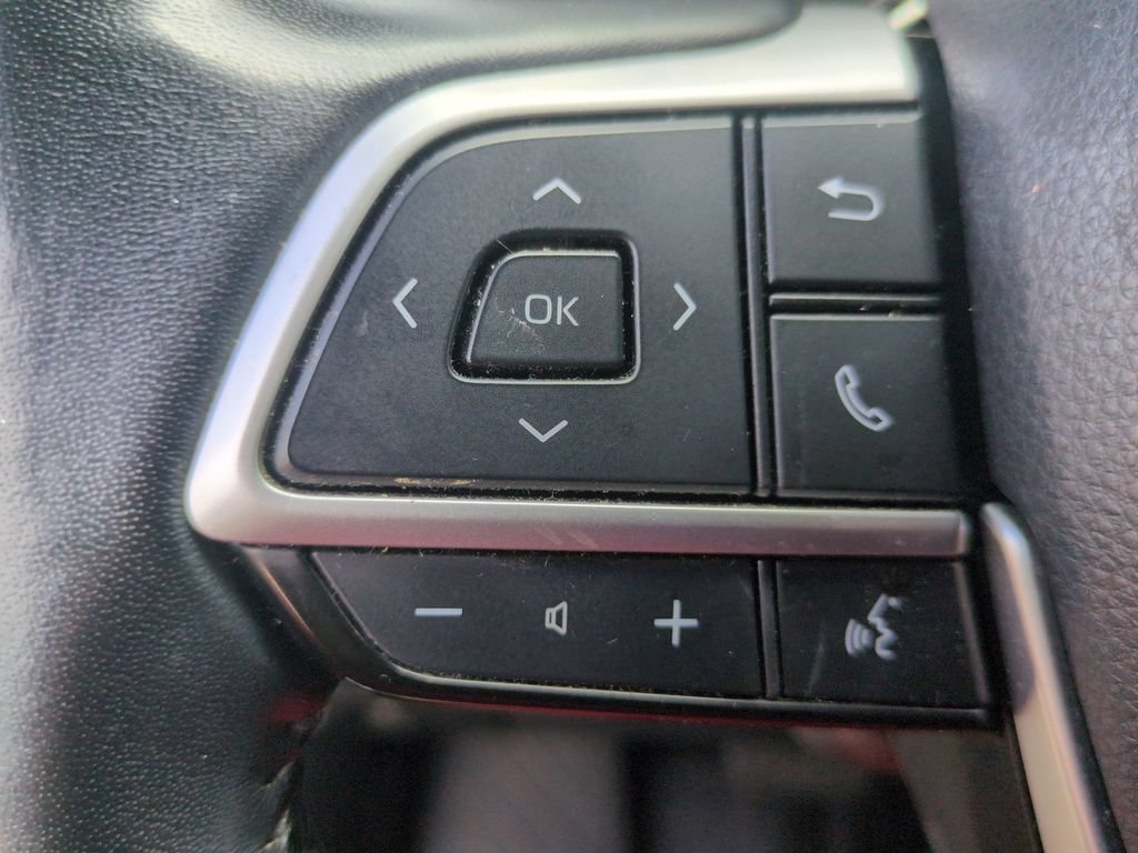Used 2022 Toyota Highlander XSE AWD/4WD image 17