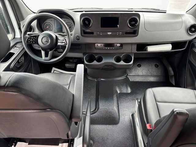 Used 2023 Mercedes-Benz Sprinter 144 Cargo image 10