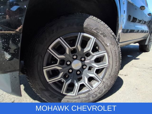 Used 2024 Chevrolet Colorado LT w/ LT Convenience Package III AWD/4WD image 8