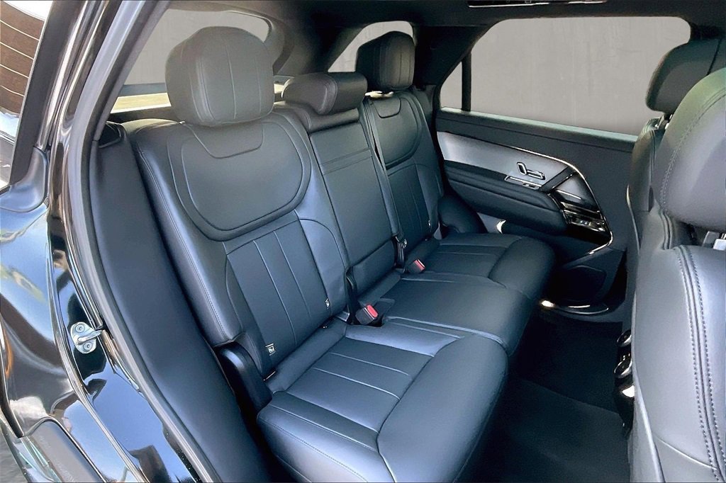 Certified 2025 Land Rover Range Rover Sport SE image 25