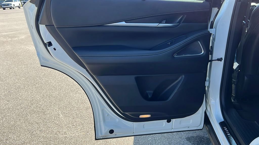 Used 2023 INFINITI QX60 Sensory w/ Vision Package image 30