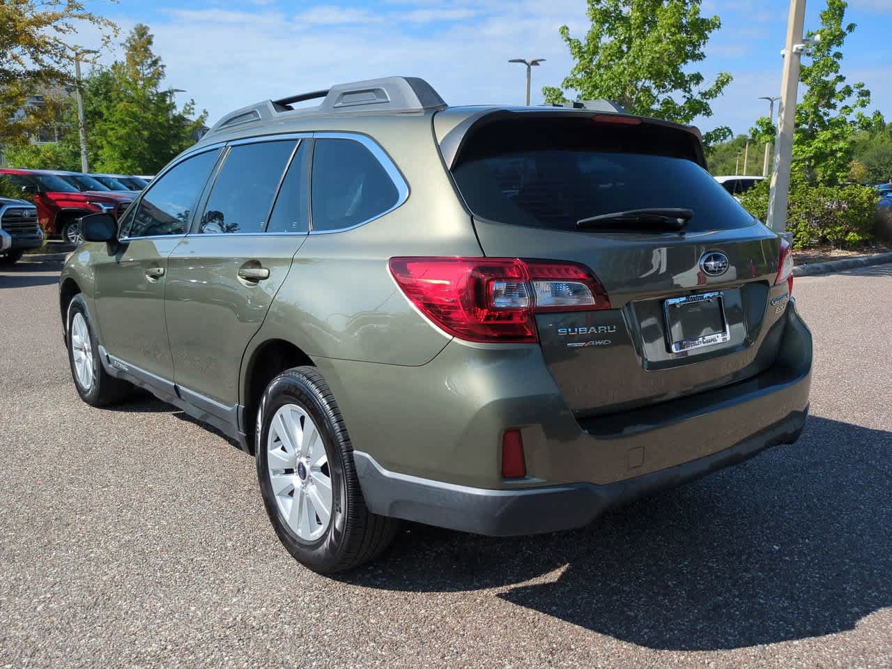 Used 2017 Subaru Outback 2.5i AWD/4WD image 4