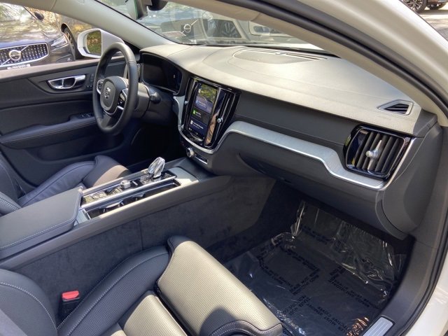 New 2025 Volvo V60 B5 Cross Country Ultra w/ Protection Package Premier image 17